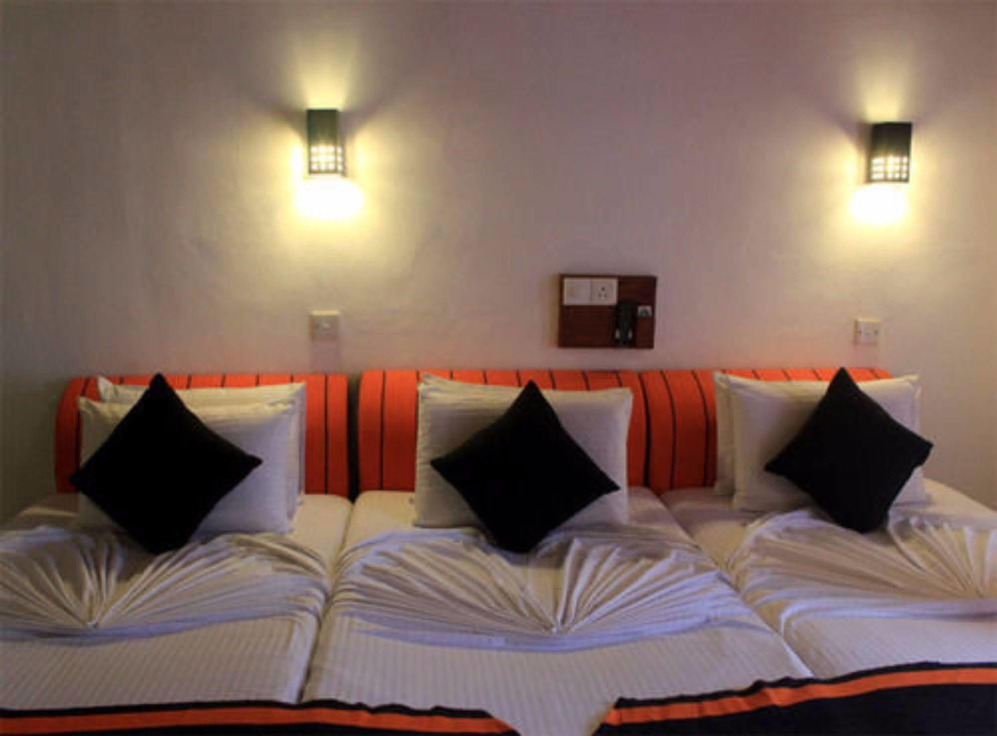 Samaya Beach Hotel Unawatuna Eksteriør billede