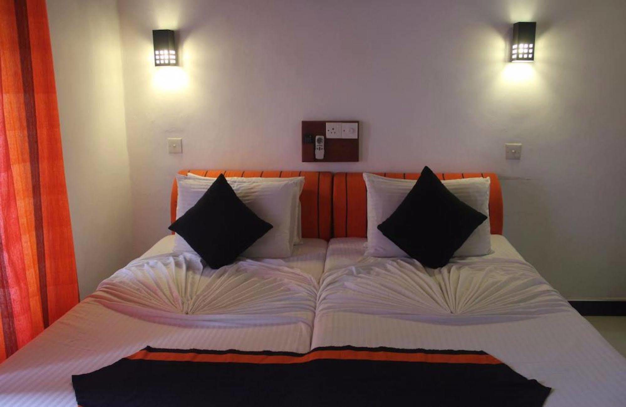 Samaya Beach Hotel Unawatuna Eksteriør billede